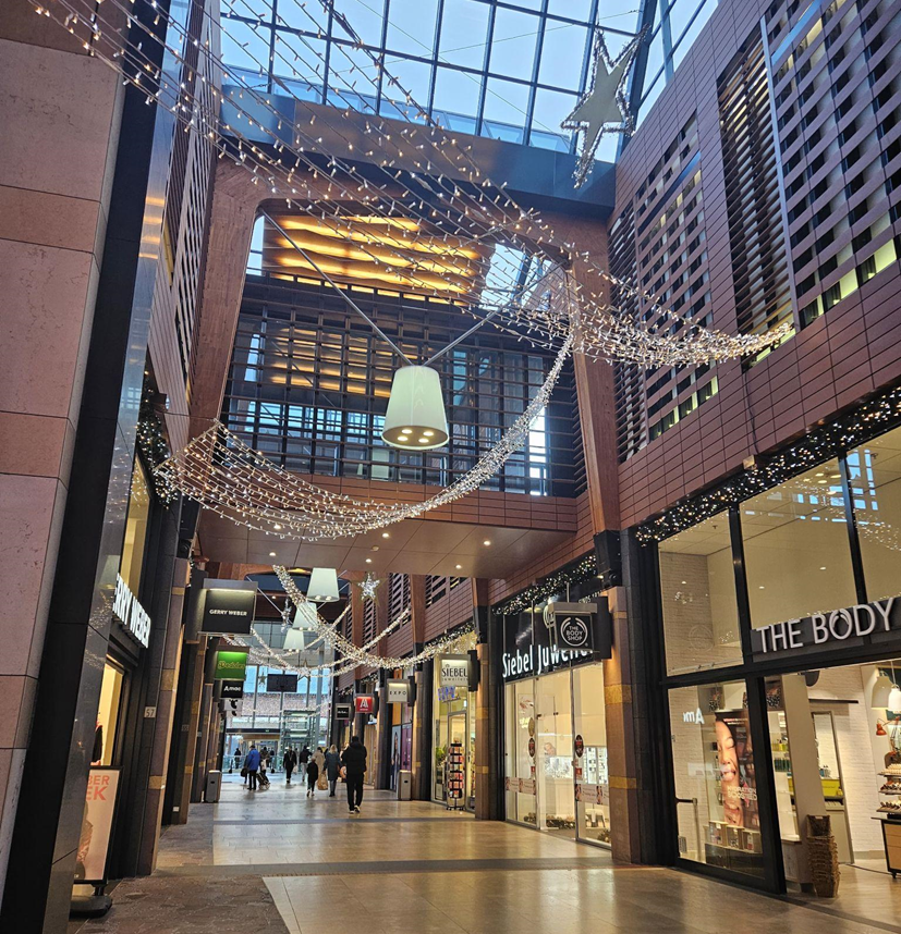 A Day in Enschede City Center: From Window Shopping to Sweet Drink&nbsp;Moments